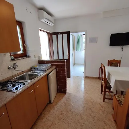 Ljubica Apartment *